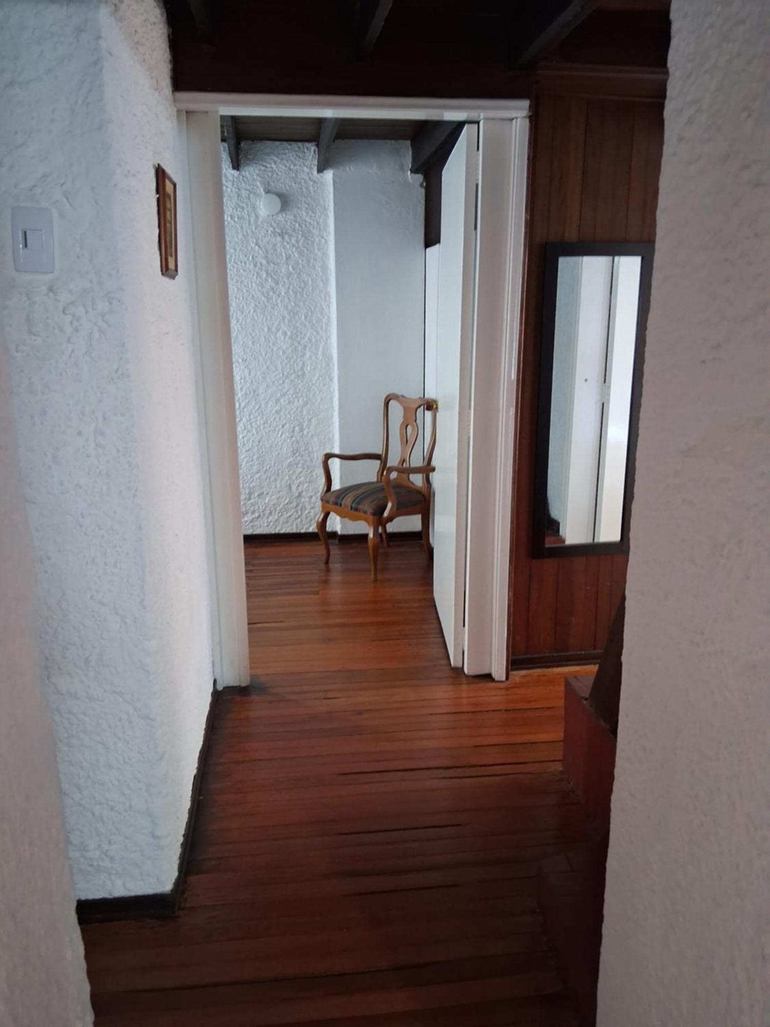 Apartamento Amplio Y Muy Bien Ubicado *